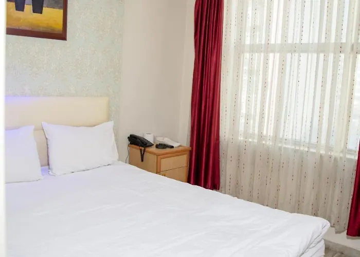 Gumus فندق أضنه